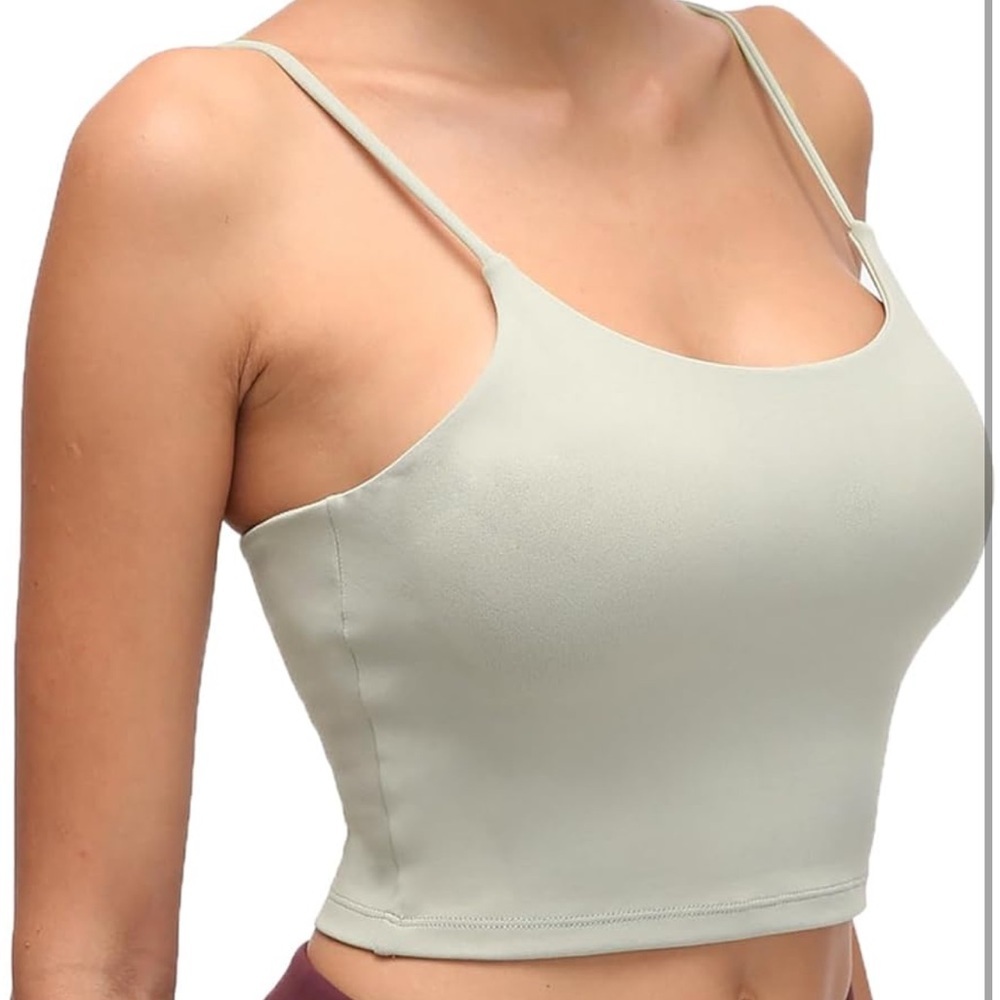 Cropped Workout Tank - Picture 4 of 5